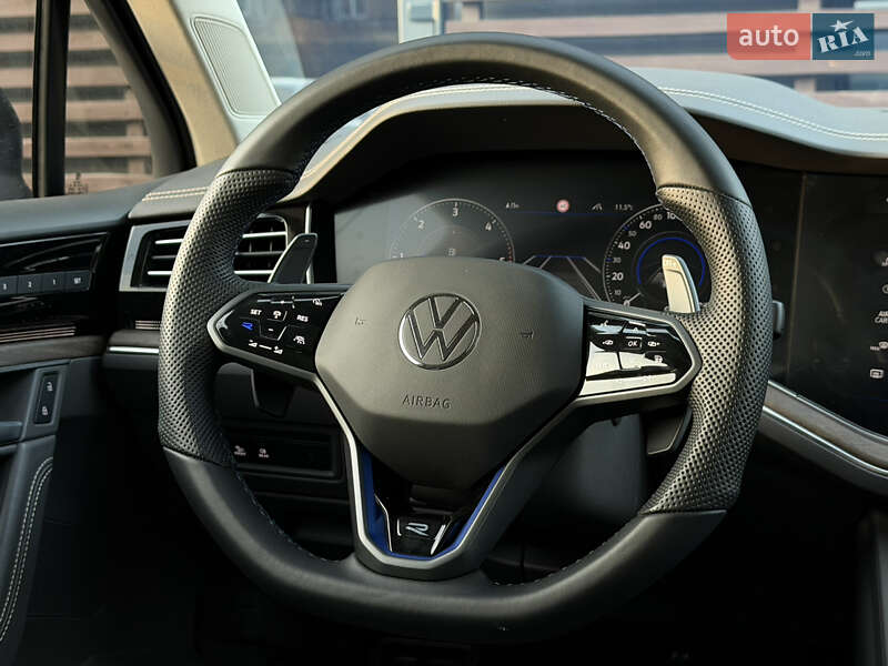 Внедорожник / Кроссовер Volkswagen Touareg 2020 в Киеве