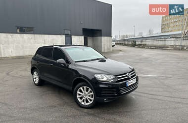 Позашляховик / Кросовер Volkswagen Touareg 2010 в Києві