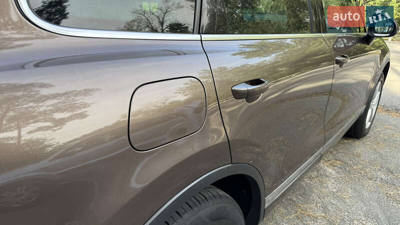 Внедорожник / Кроссовер Volkswagen Touareg 2012 в Киеве фото 7 Внедорожник / Кроссовер Volkswagen Touareg 2012 в Киеве
