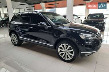 Внедорожник / Кроссовер Volkswagen Touareg 2017 в Хмельницком