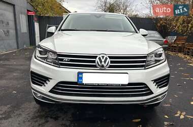 Внедорожник / Кроссовер Volkswagen Touareg 2015 в Киеве