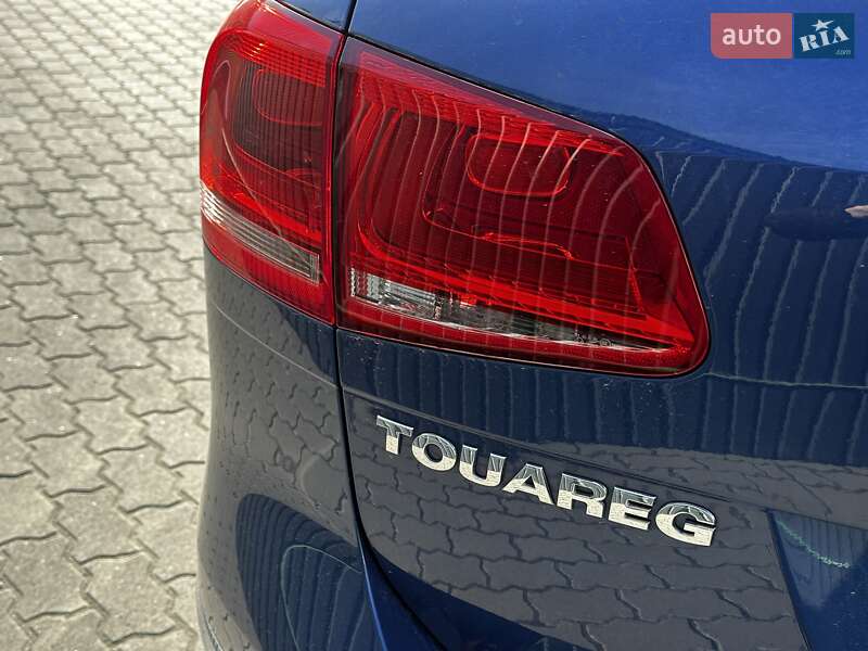 Внедорожник / Кроссовер Volkswagen Touareg 2014 в Львове