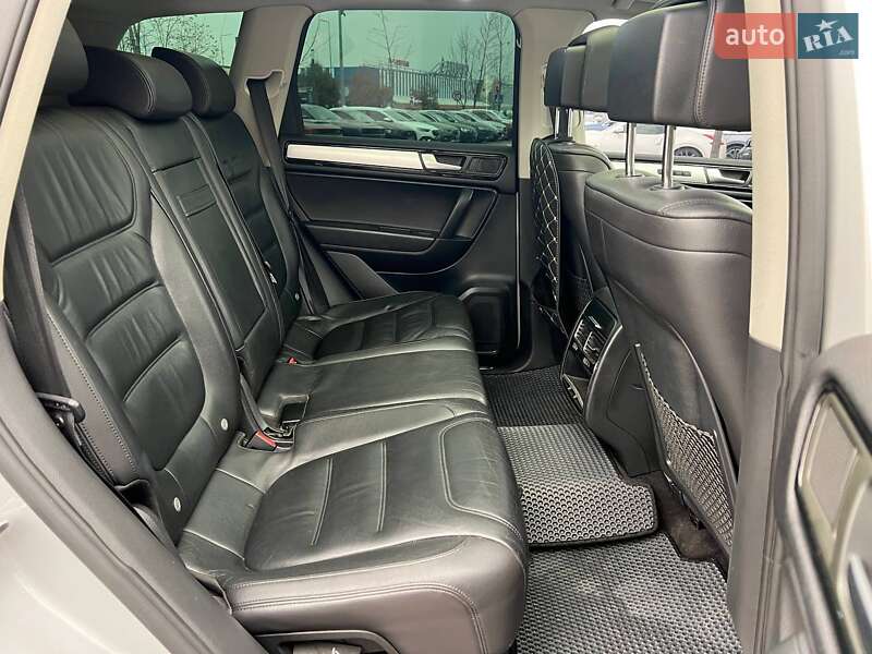 Внедорожник / Кроссовер Volkswagen Touareg 2012 в Киеве фото 11 Внедорожник / Кроссовер Volkswagen Touareg 2012 в Киеве