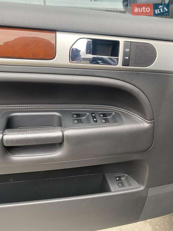 Внедорожник / Кроссовер Volkswagen Touareg 2009 в Тернополе