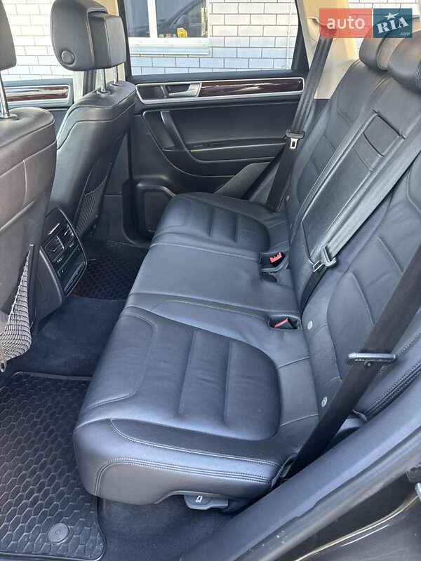 Внедорожник / Кроссовер Volkswagen Touareg 2017 в Глобине