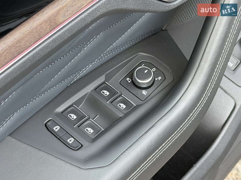 Внедорожник / Кроссовер Volkswagen Touareg 2022 в Ковеле