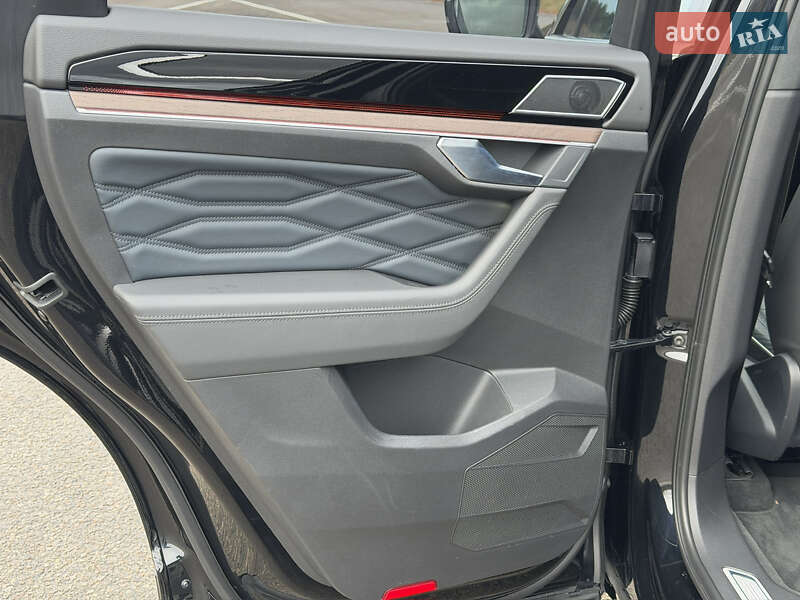 Внедорожник / Кроссовер Volkswagen Touareg 2022 в Ковеле