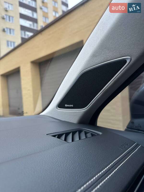 Внедорожник / Кроссовер Volkswagen Touareg 2019 в Миргороде