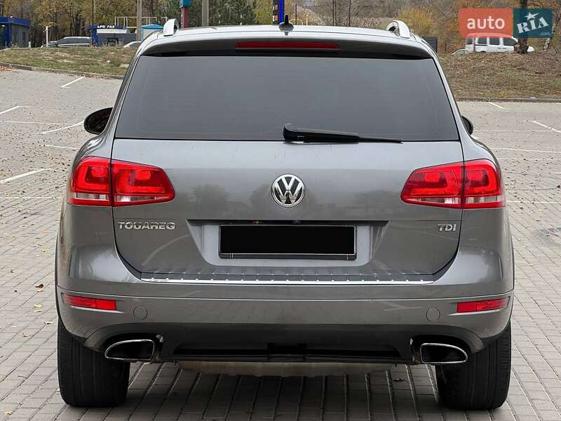 Внедорожник / Кроссовер Volkswagen Touareg 2012 в Запорожье