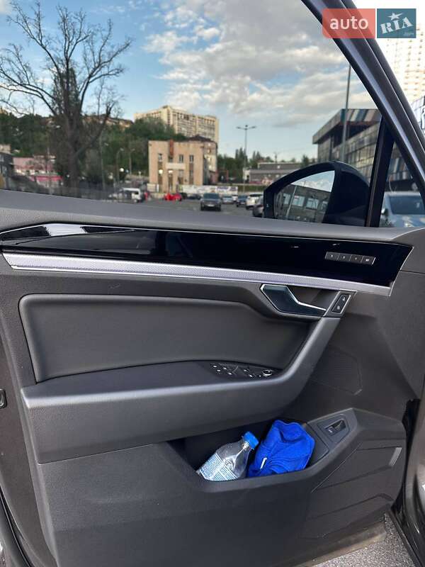Внедорожник / Кроссовер Volkswagen Touareg 2019 в Киеве фото 12 Внедорожник / Кроссовер Volkswagen Touareg 2019 в Киеве