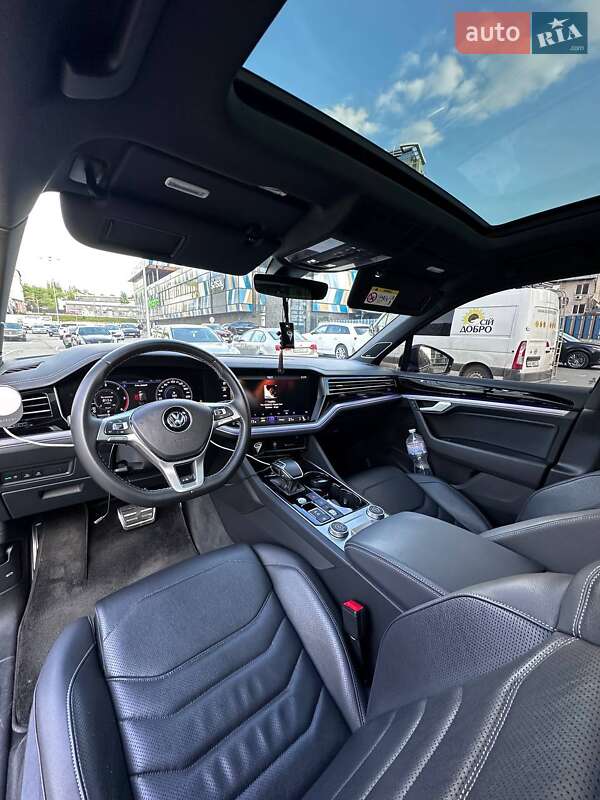 Внедорожник / Кроссовер Volkswagen Touareg 2019 в Киеве фото 17 Внедорожник / Кроссовер Volkswagen Touareg 2019 в Киеве