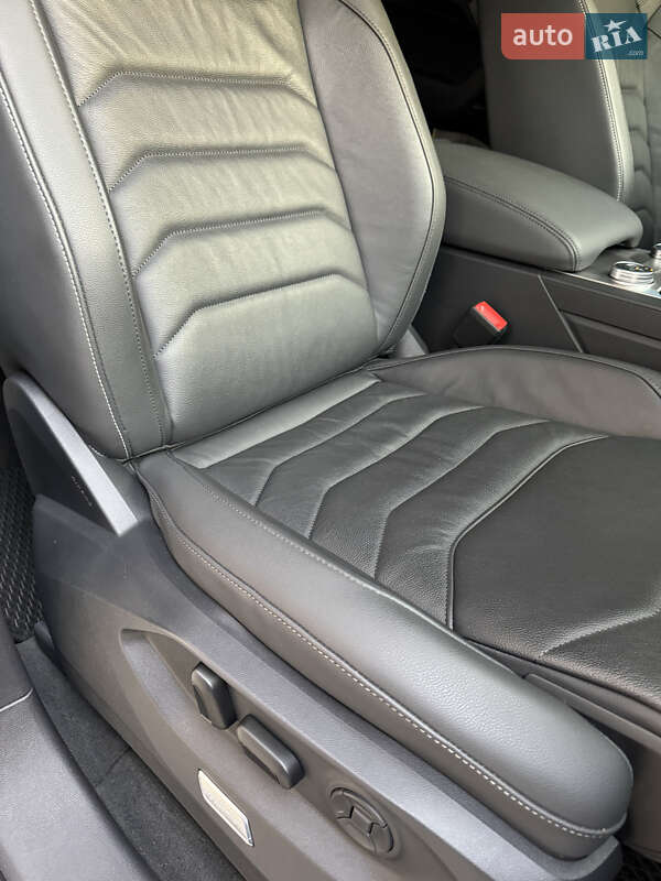 Внедорожник / Кроссовер Volkswagen Touareg 2020 в Киеве