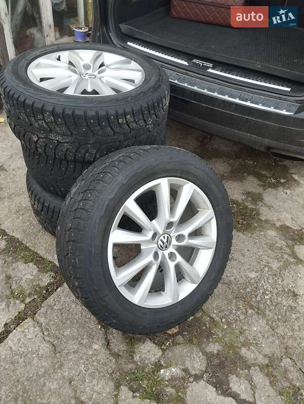 Внедорожник / Кроссовер Volkswagen Touareg 2014 в Новых Петровцах