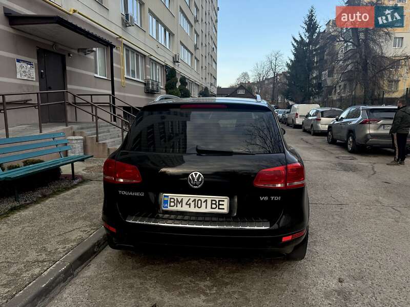 Внедорожник / Кроссовер Volkswagen Touareg 2011 в Сумах