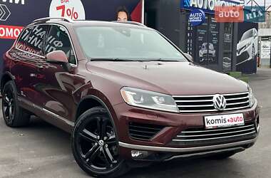 Позашляховик / Кросовер Volkswagen Touareg 2016 в Вінниці
