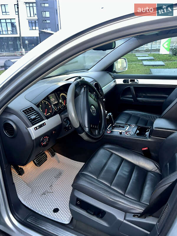 Позашляховик / Кросовер Volkswagen Touareg 2005 в Івано-Франківську