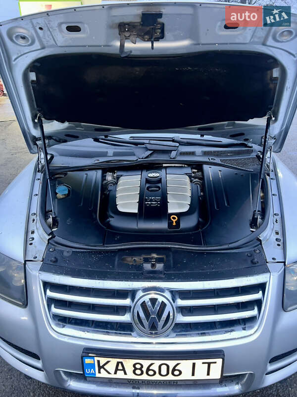 Позашляховик / Кросовер Volkswagen Touareg 2005 в Івано-Франківську