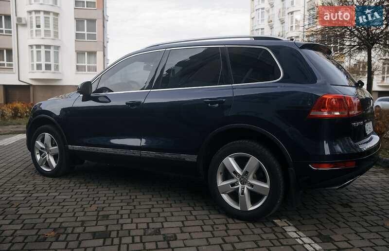 Внедорожник / Кроссовер Volkswagen Touareg 2011 в Ивано-Франковске
