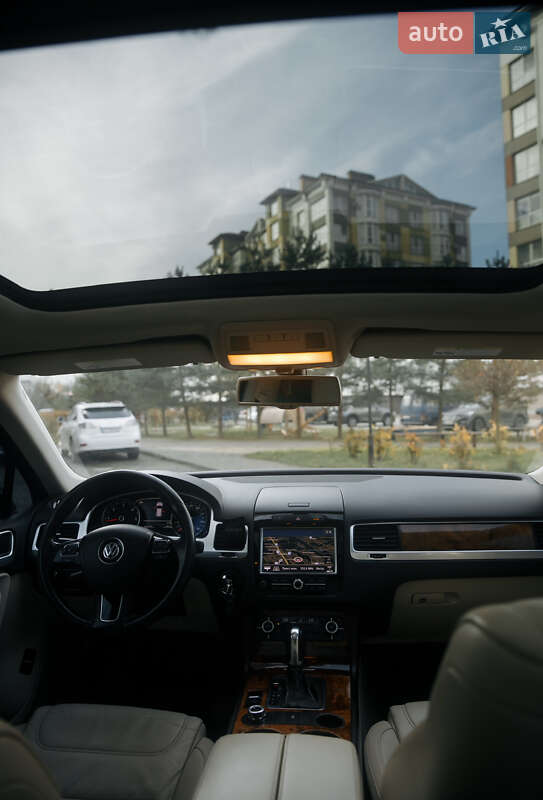 Внедорожник / Кроссовер Volkswagen Touareg 2011 в Ивано-Франковске
