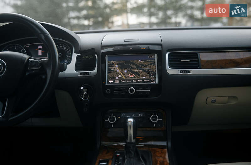 Внедорожник / Кроссовер Volkswagen Touareg 2011 в Ивано-Франковске