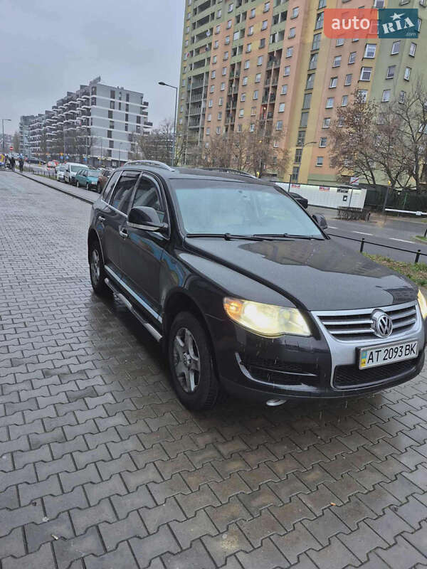 Внедорожник / Кроссовер Volkswagen Touareg 2008 в Львове