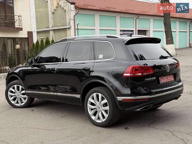 Внедорожник / Кроссовер Volkswagen Touareg 2016 в Виннице