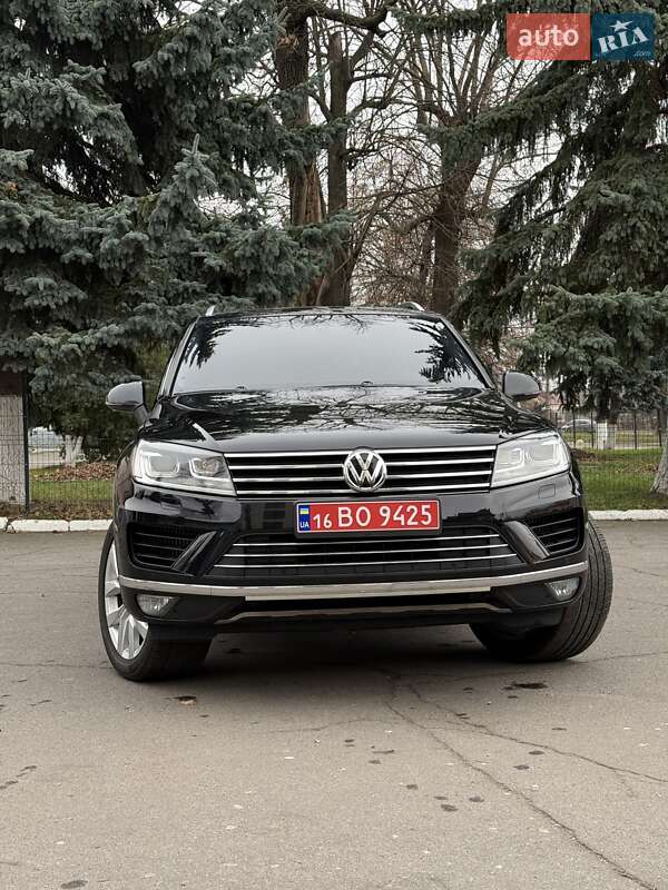 Внедорожник / Кроссовер Volkswagen Touareg 2016 в Виннице