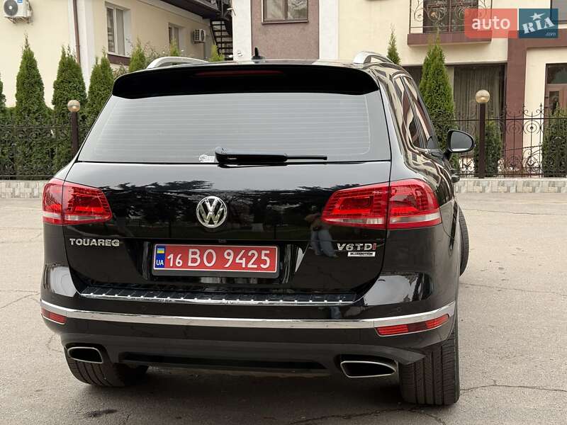Внедорожник / Кроссовер Volkswagen Touareg 2016 в Виннице
