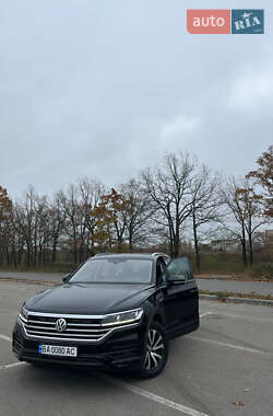 Внедорожник / Кроссовер Volkswagen Touareg 2019 в Кропивницком