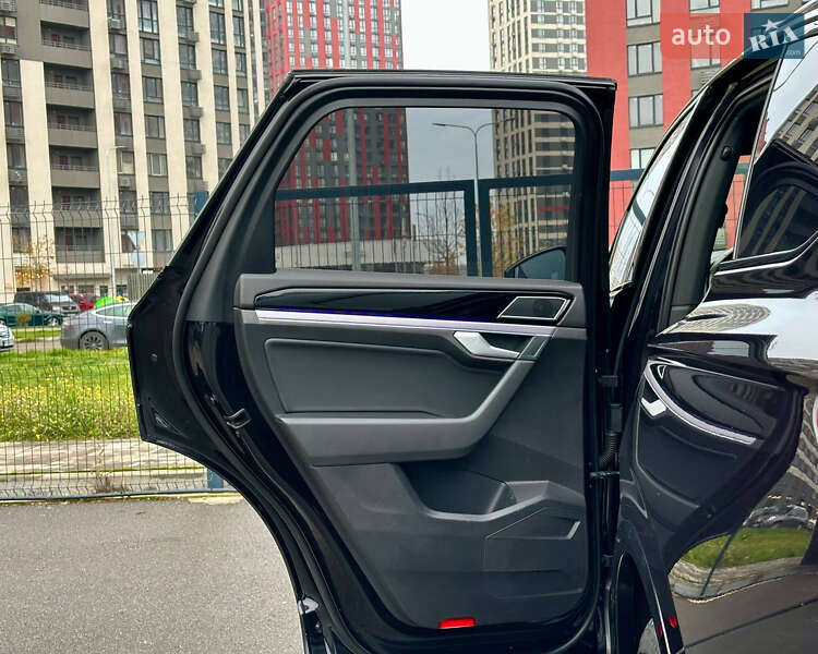 Внедорожник / Кроссовер Volkswagen Touareg 2019 в Киеве фото 48 Внедорожник / Кроссовер Volkswagen Touareg 2019 в Киеве