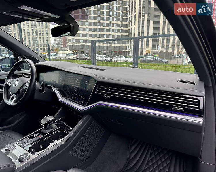 Внедорожник / Кроссовер Volkswagen Touareg 2019 в Киеве фото 60 Внедорожник / Кроссовер Volkswagen Touareg 2019 в Киеве