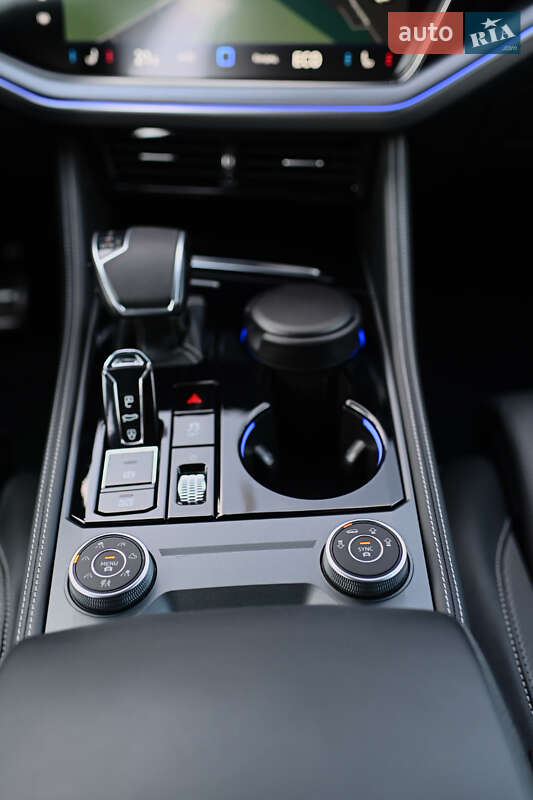 Внедорожник / Кроссовер Volkswagen Touareg 2024 в Ровно