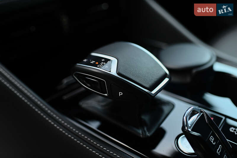 Внедорожник / Кроссовер Volkswagen Touareg 2024 в Ровно