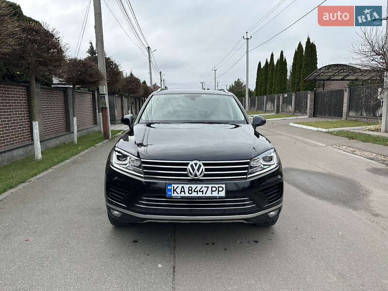 Внедорожник / Кроссовер Volkswagen Touareg 2017 в Киеве