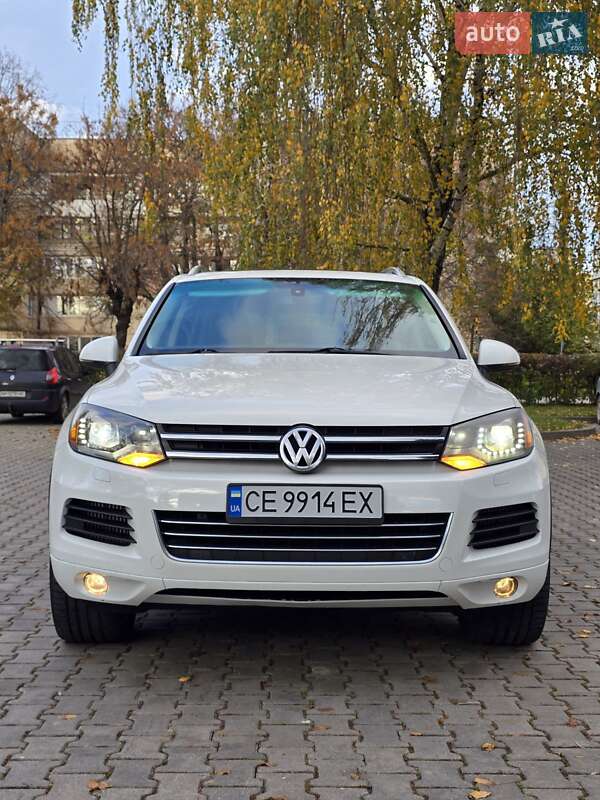 Позашляховик / Кросовер Volkswagen Touareg 2012 в Чернівцях