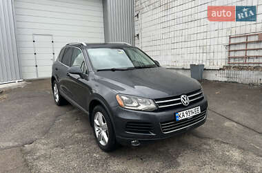 Позашляховик / Кросовер Volkswagen Touareg 2013 в Києві
