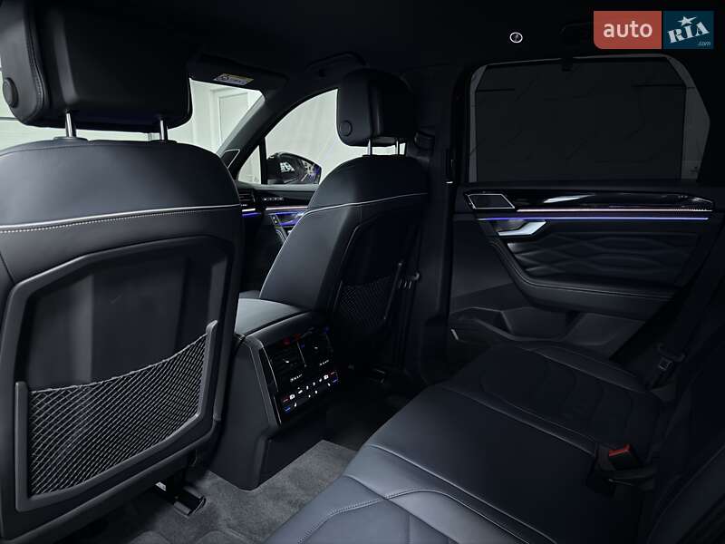 Внедорожник / Кроссовер Volkswagen Touareg 2024 в Тернополе