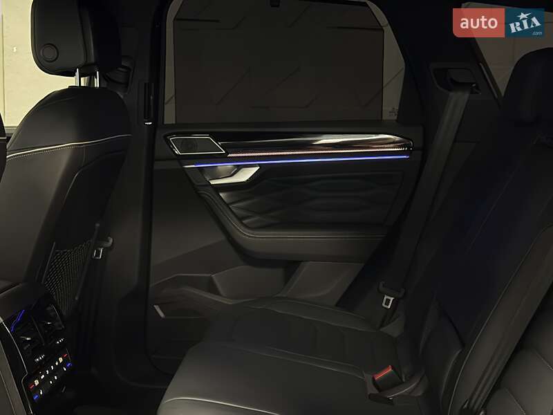 Внедорожник / Кроссовер Volkswagen Touareg 2024 в Тернополе