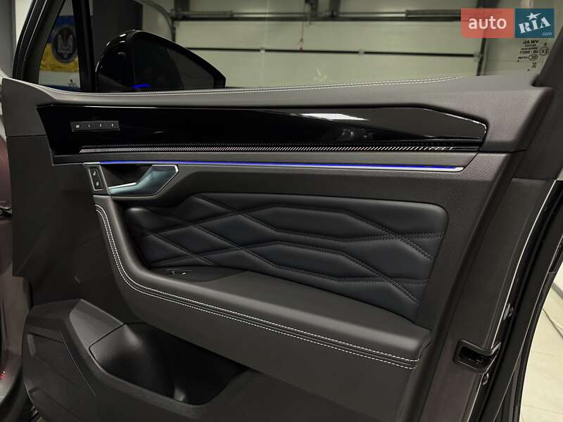 Внедорожник / Кроссовер Volkswagen Touareg 2024 в Тернополе