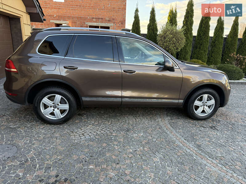 Позашляховик / Кросовер Volkswagen Touareg 2013 в Львові