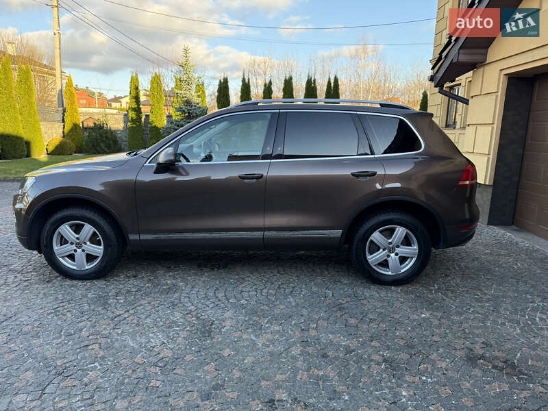 Позашляховик / Кросовер Volkswagen Touareg 2013 в Львові