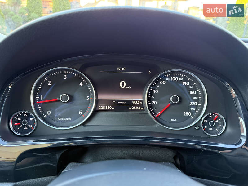 Позашляховик / Кросовер Volkswagen Touareg 2013 в Львові