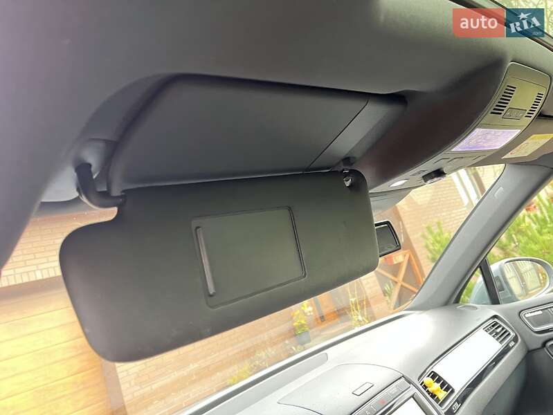 Внедорожник / Кроссовер Volkswagen Touareg 2016 в Луцке