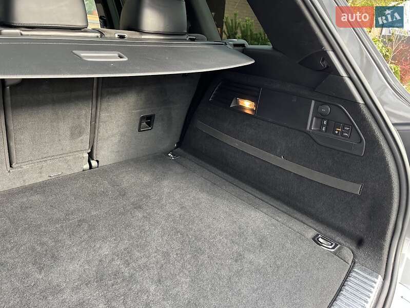 Внедорожник / Кроссовер Volkswagen Touareg 2016 в Луцке