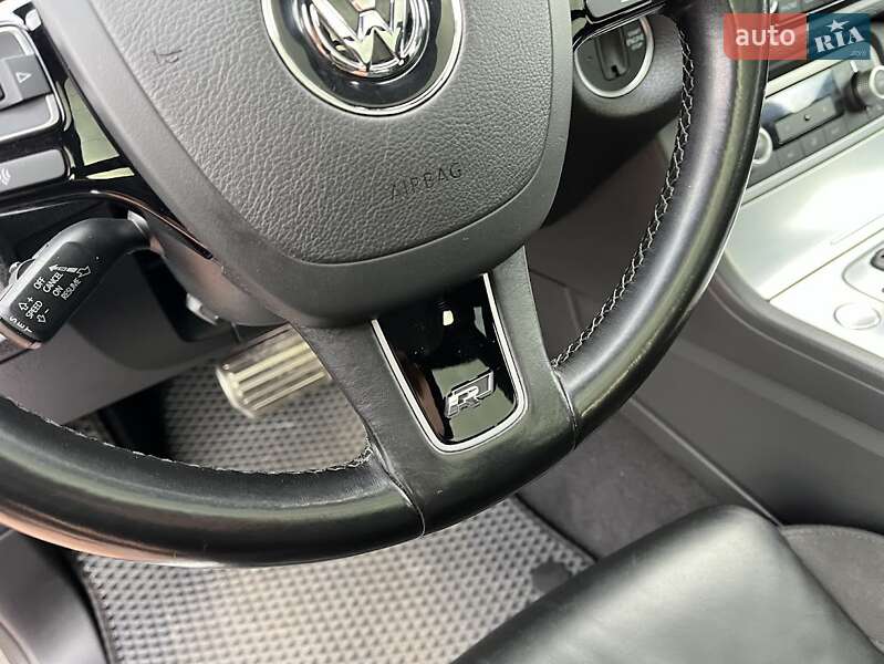 Внедорожник / Кроссовер Volkswagen Touareg 2016 в Луцке