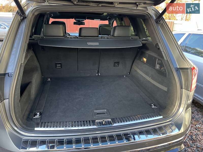 Внедорожник / Кроссовер Volkswagen Touareg 2016 в Луцке