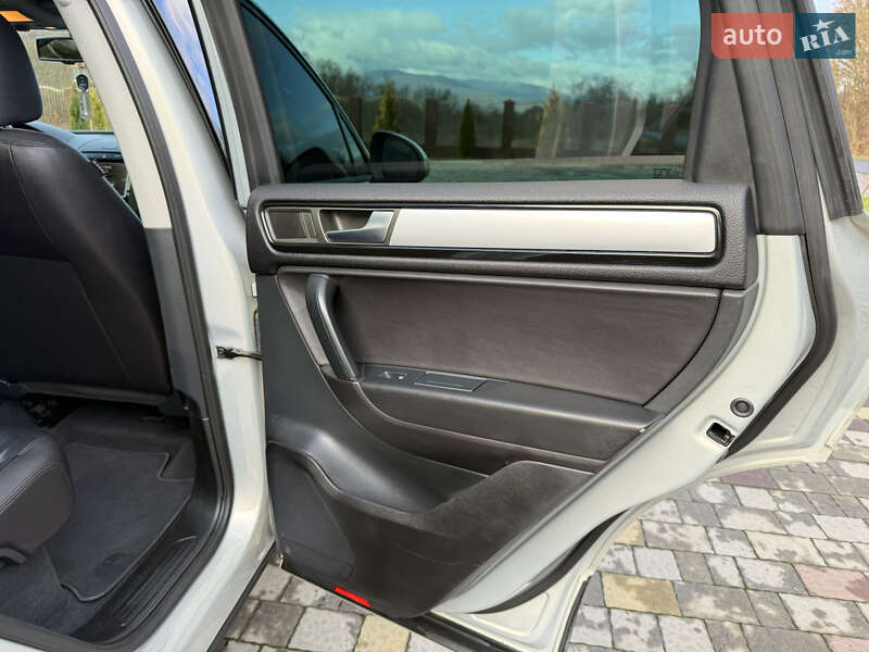 Внедорожник / Кроссовер Volkswagen Touareg 2012 в Сваляве фото 40 Внедорожник / Кроссовер Volkswagen Touareg 2012 в Сваляве