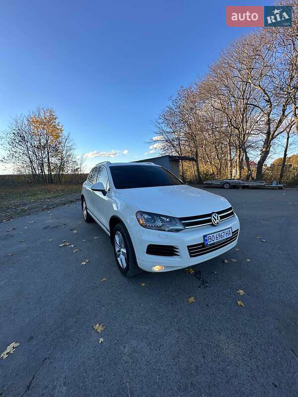 Внедорожник / Кроссовер Volkswagen Touareg 2011 в Тернополе