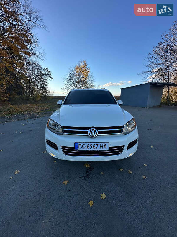 Внедорожник / Кроссовер Volkswagen Touareg 2011 в Тернополе