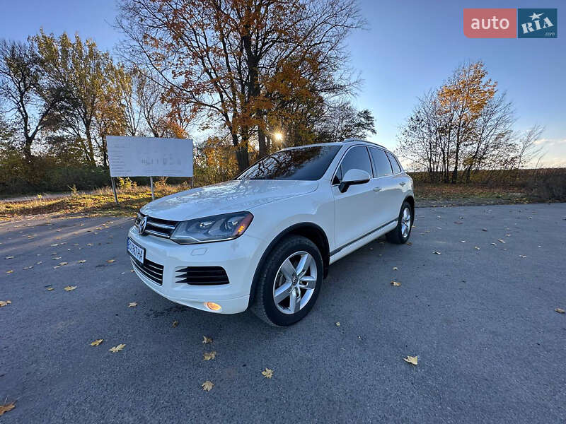 Внедорожник / Кроссовер Volkswagen Touareg 2011 в Тернополе